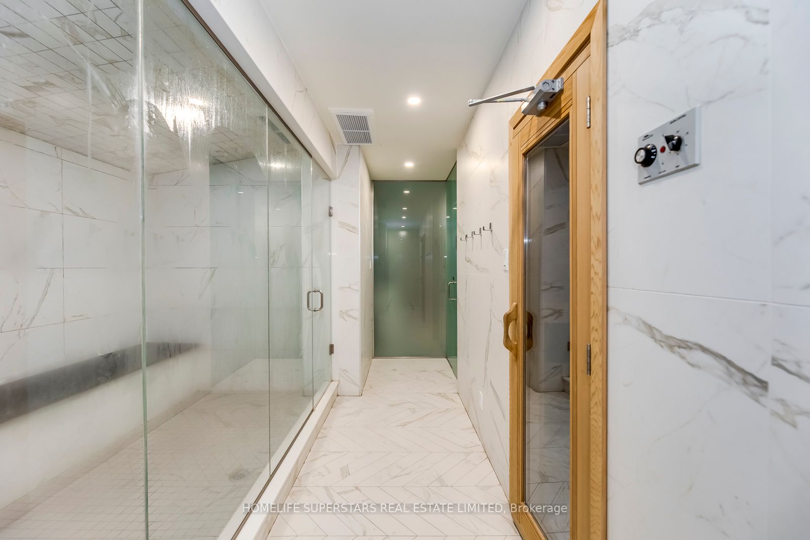 801 King St, #818