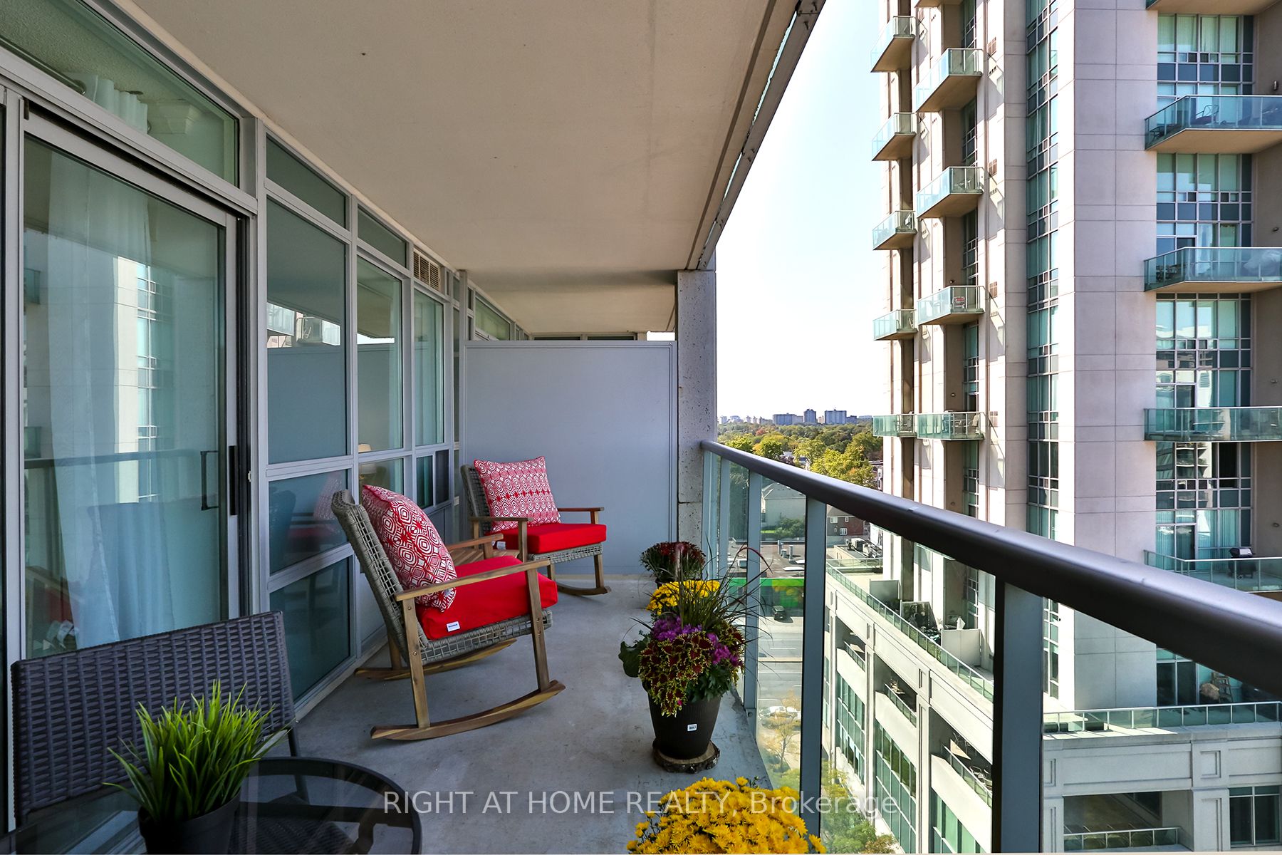 16 Harrison Garden Boulevard, #1112
