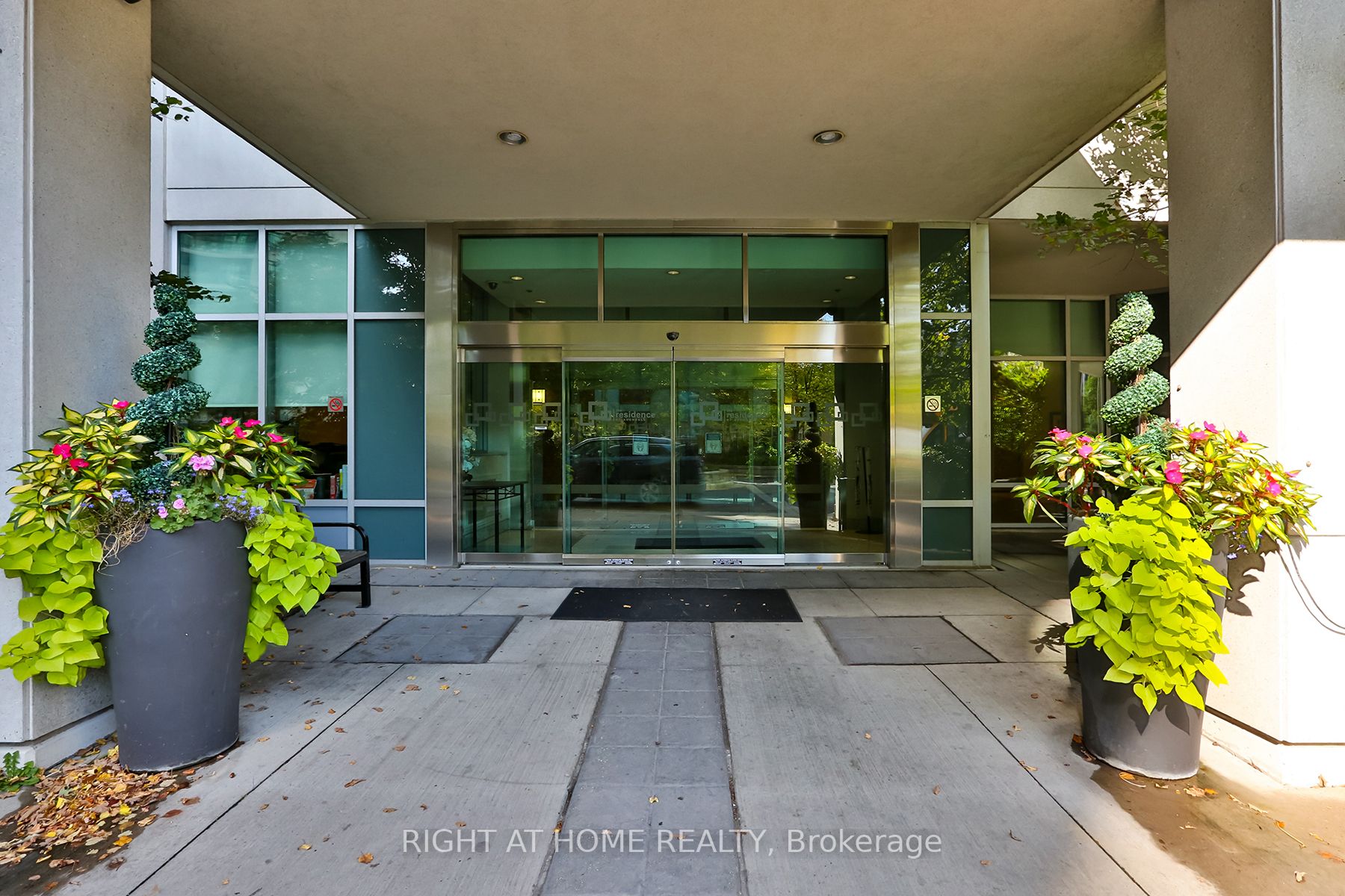 16 Harrison Garden Boulevard, #1112