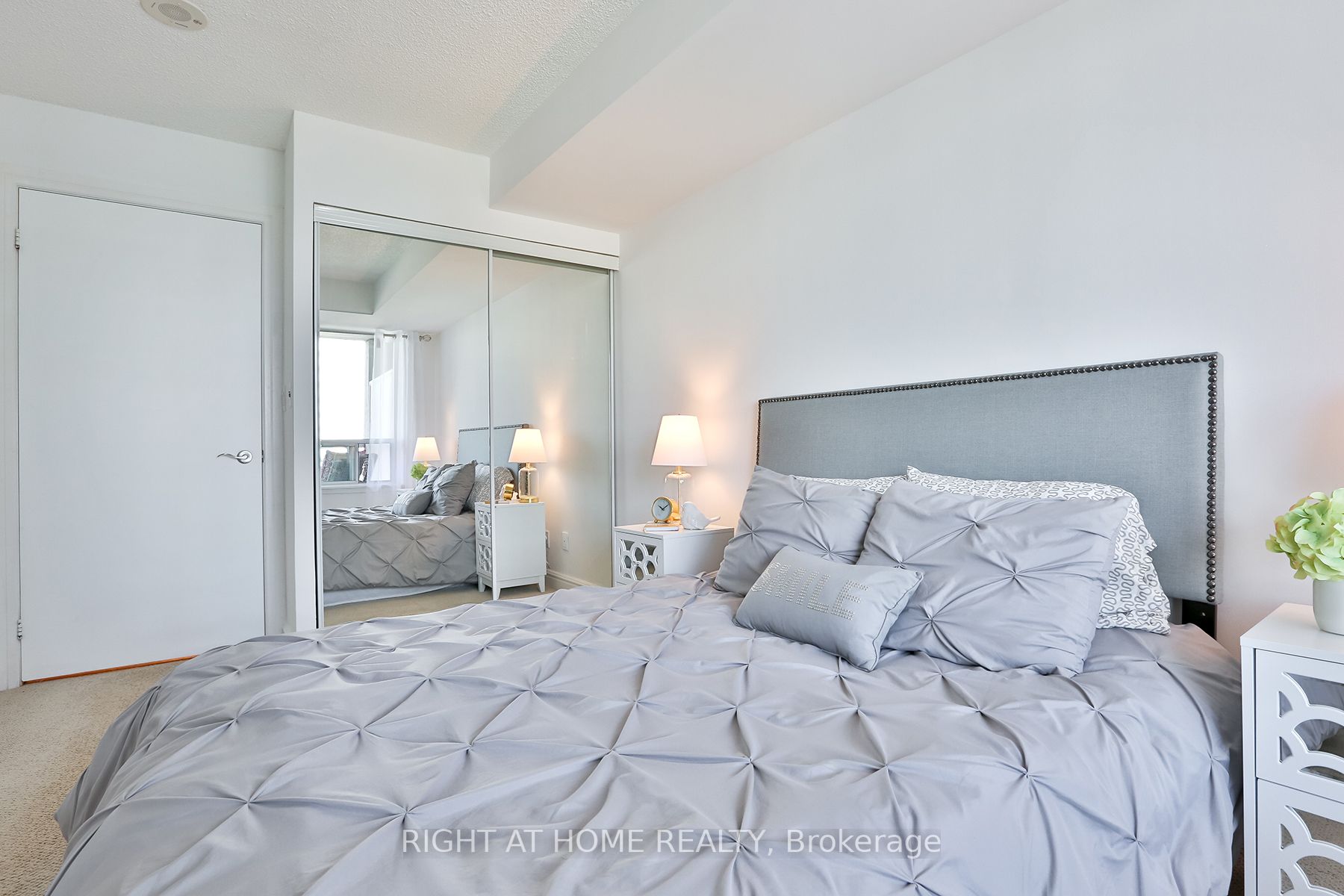16 Harrison Garden Boulevard, #1112