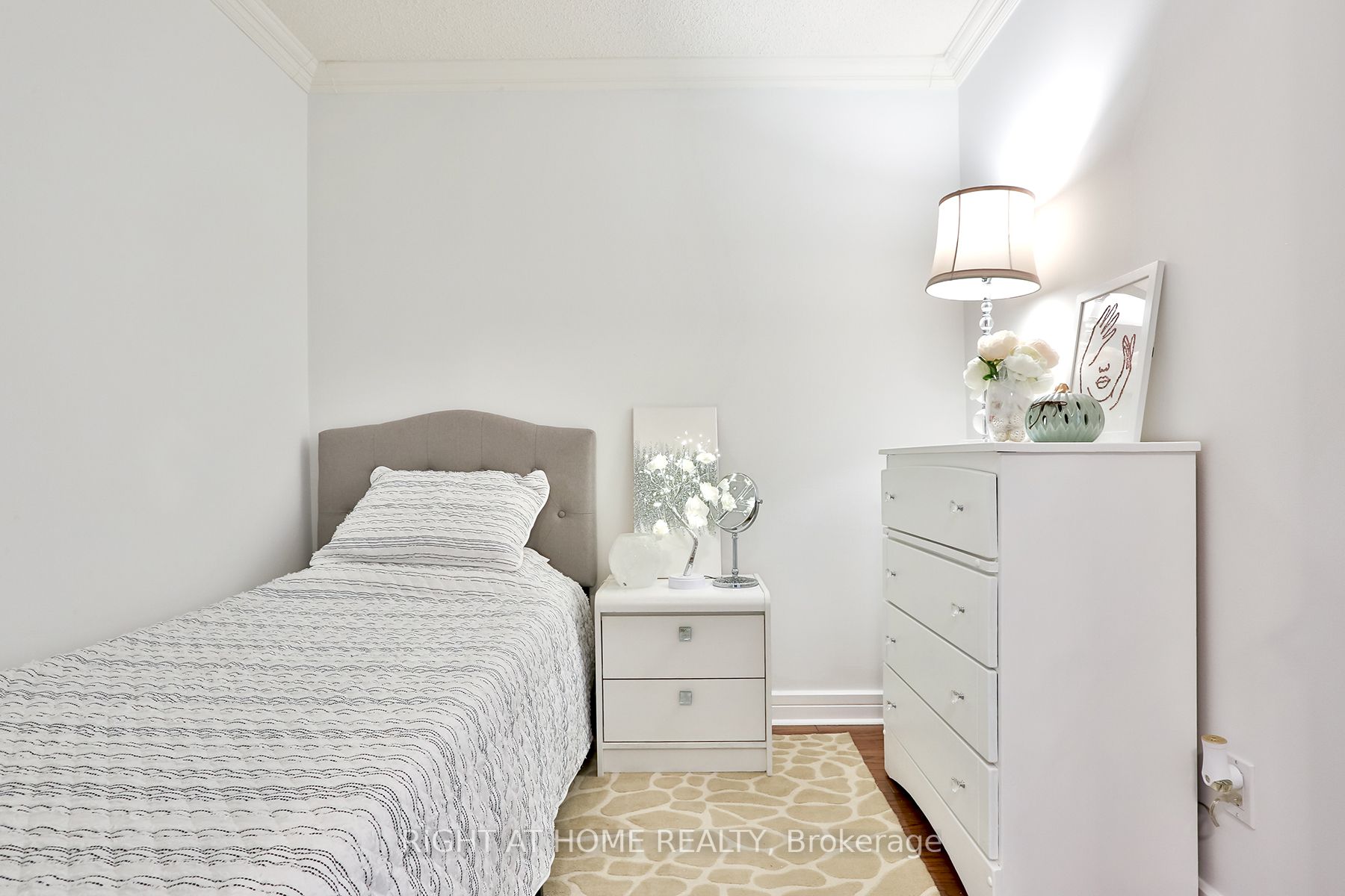 16 Harrison Garden Boulevard, #1112