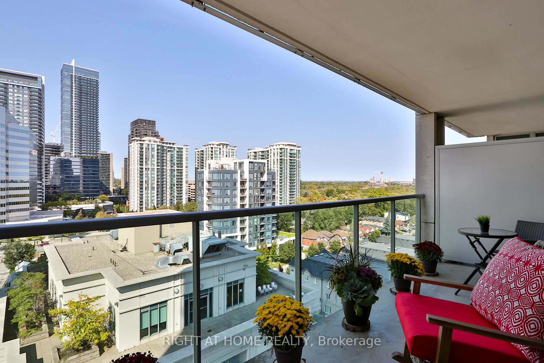 16 Harrison Garden Boulevard, #1112