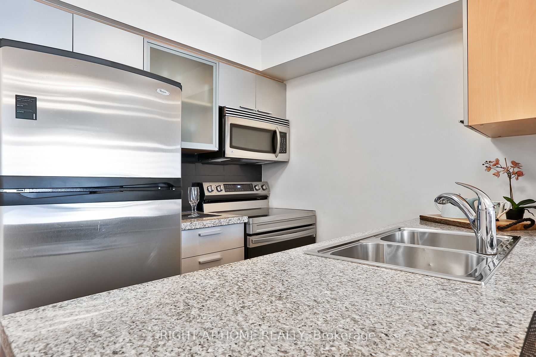 16 Harrison Garden Boulevard, #1112
