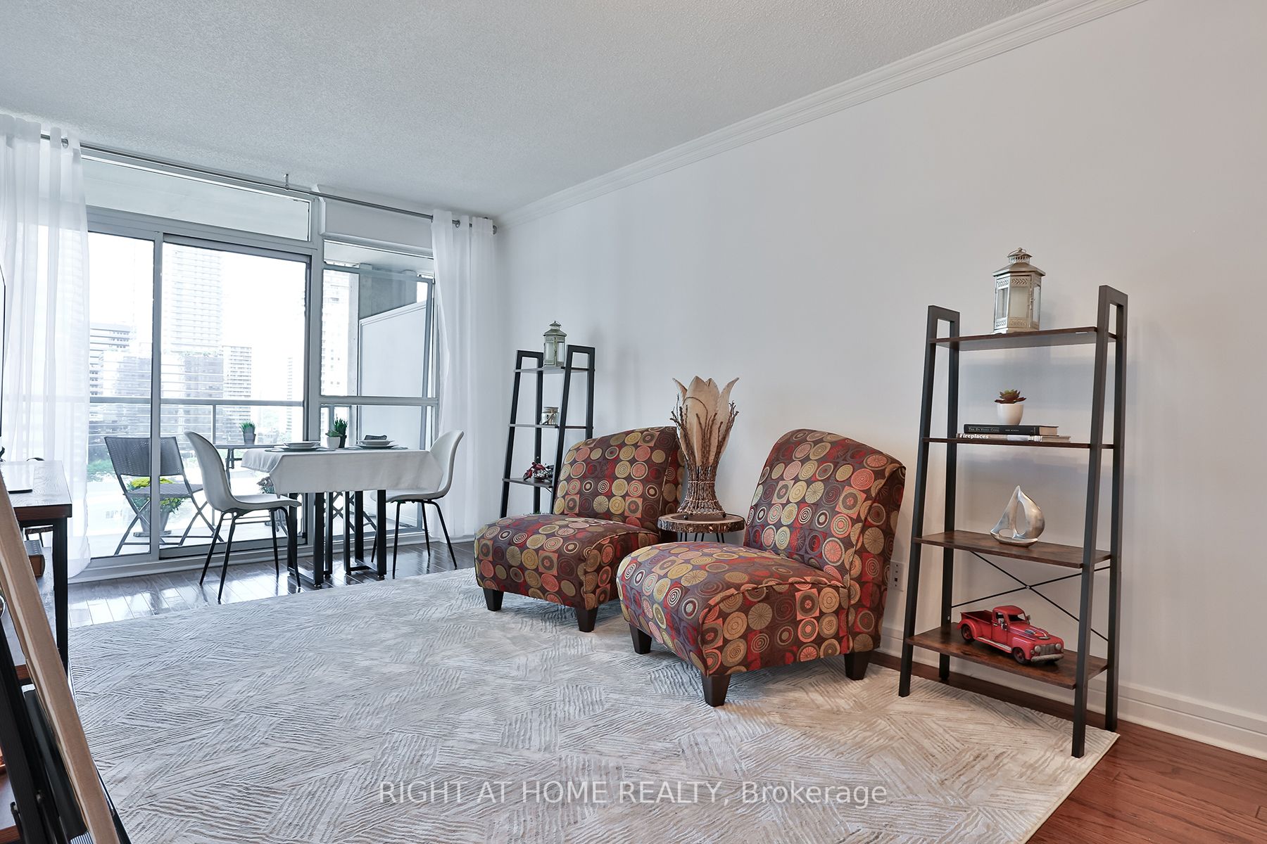 16 Harrison Garden Boulevard, #1112