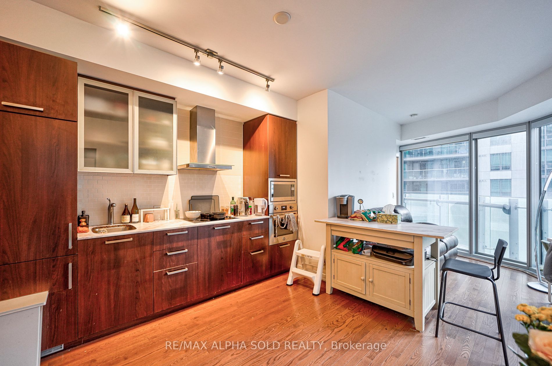 12 York St, #707