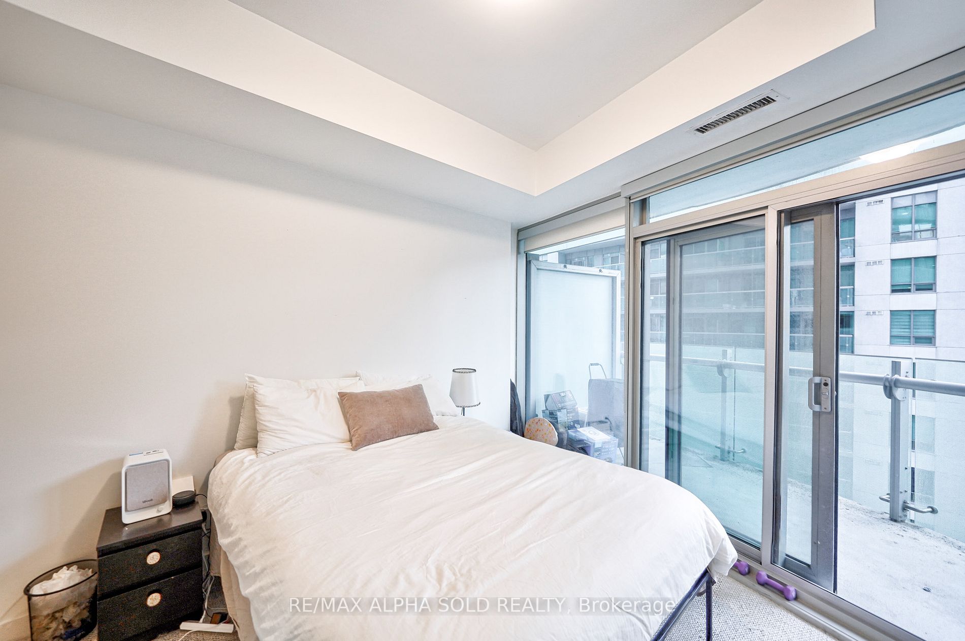 12 York St, #707