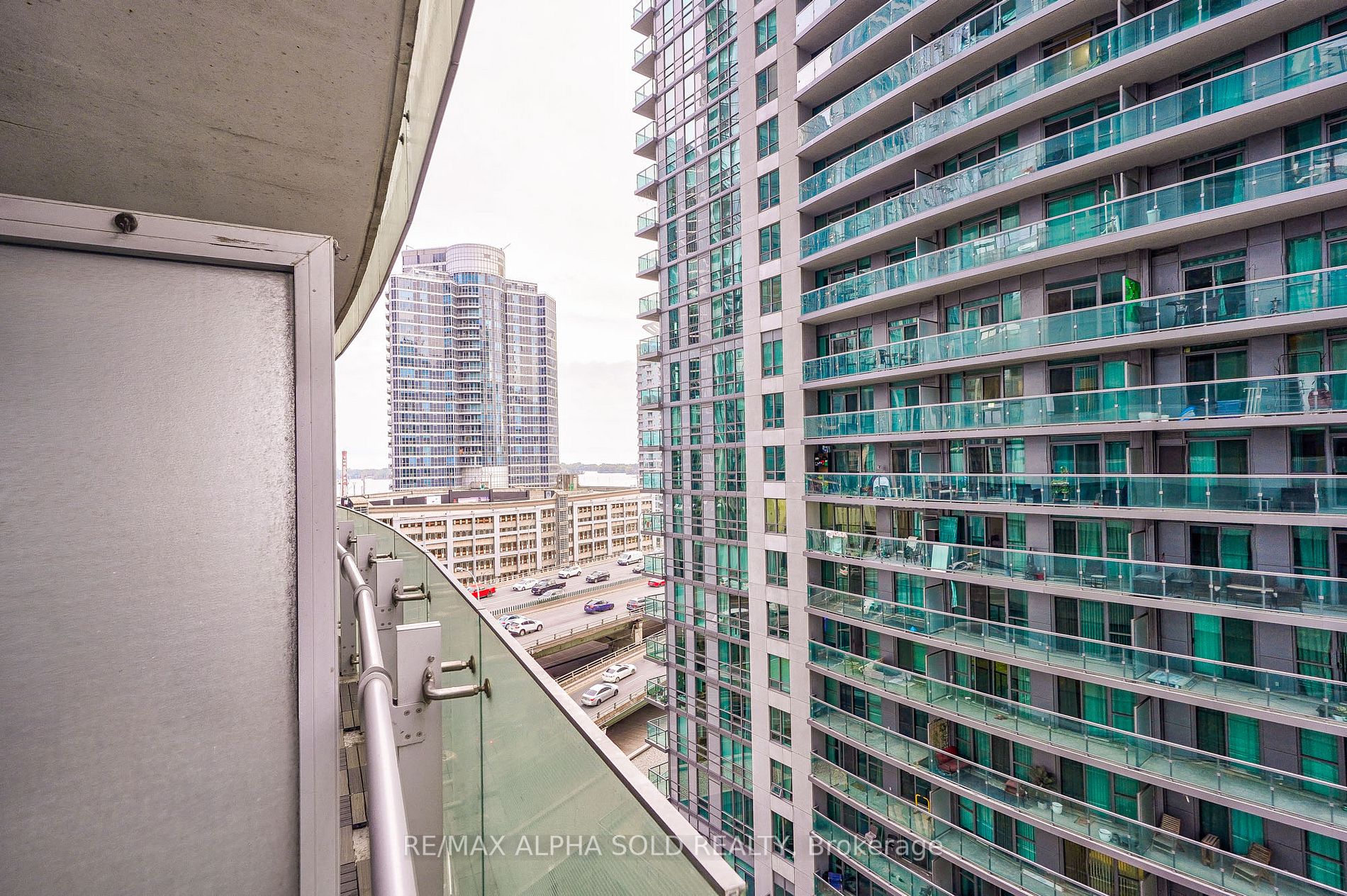 12 York St, #707