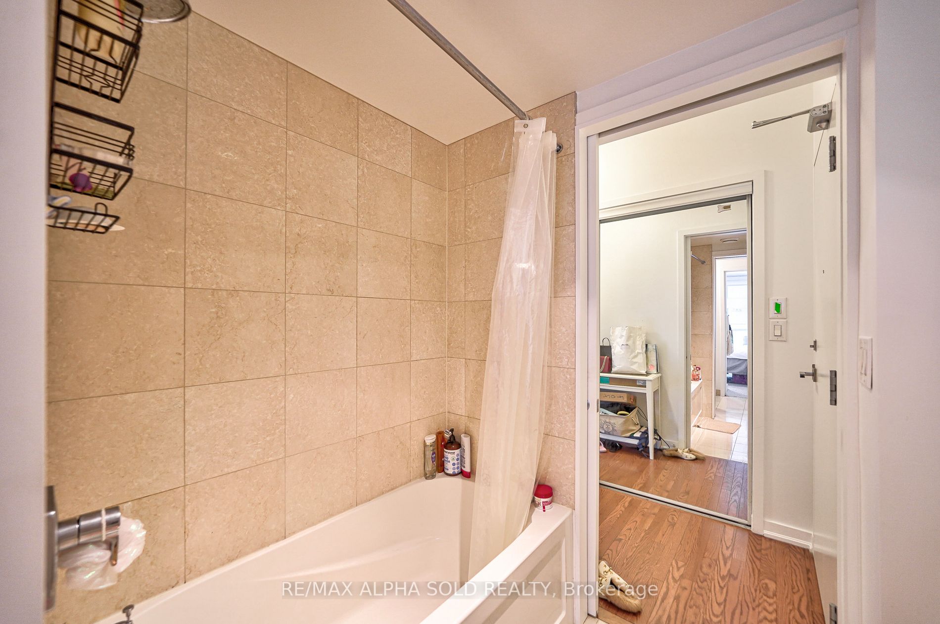 12 York St, #707