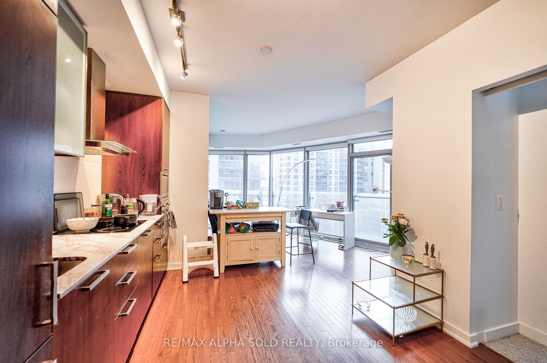 12 York St, #707
