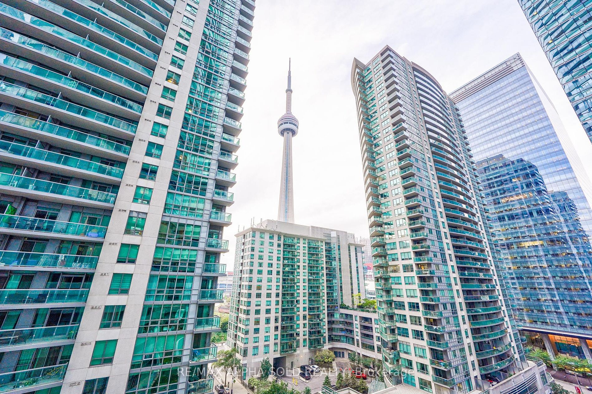 12 York St, #707