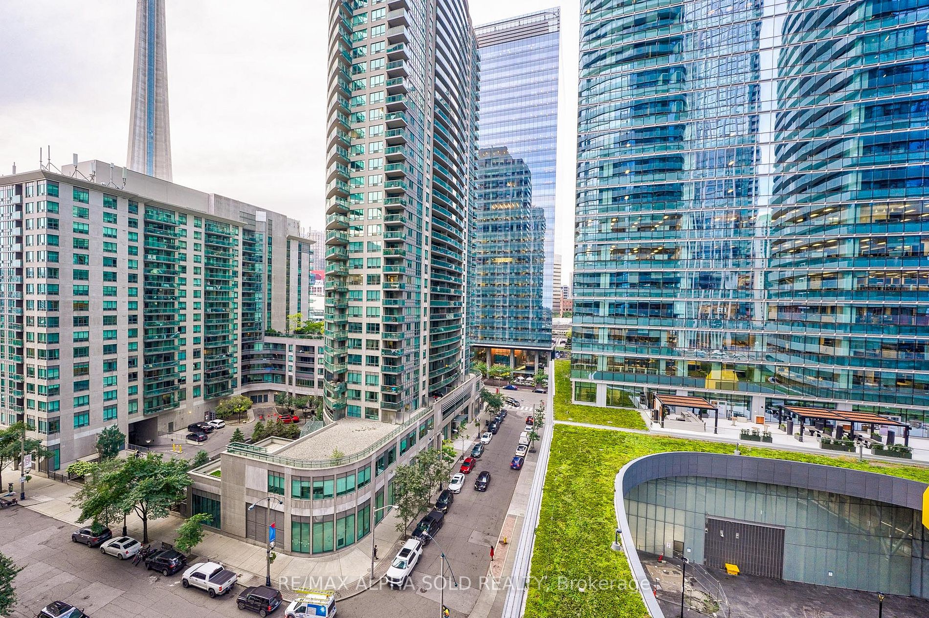 12 York St, #707