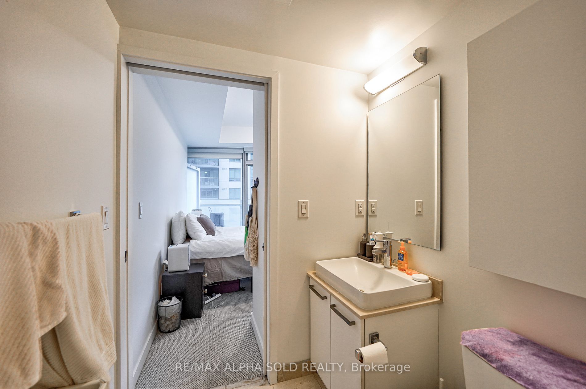12 York St, #707