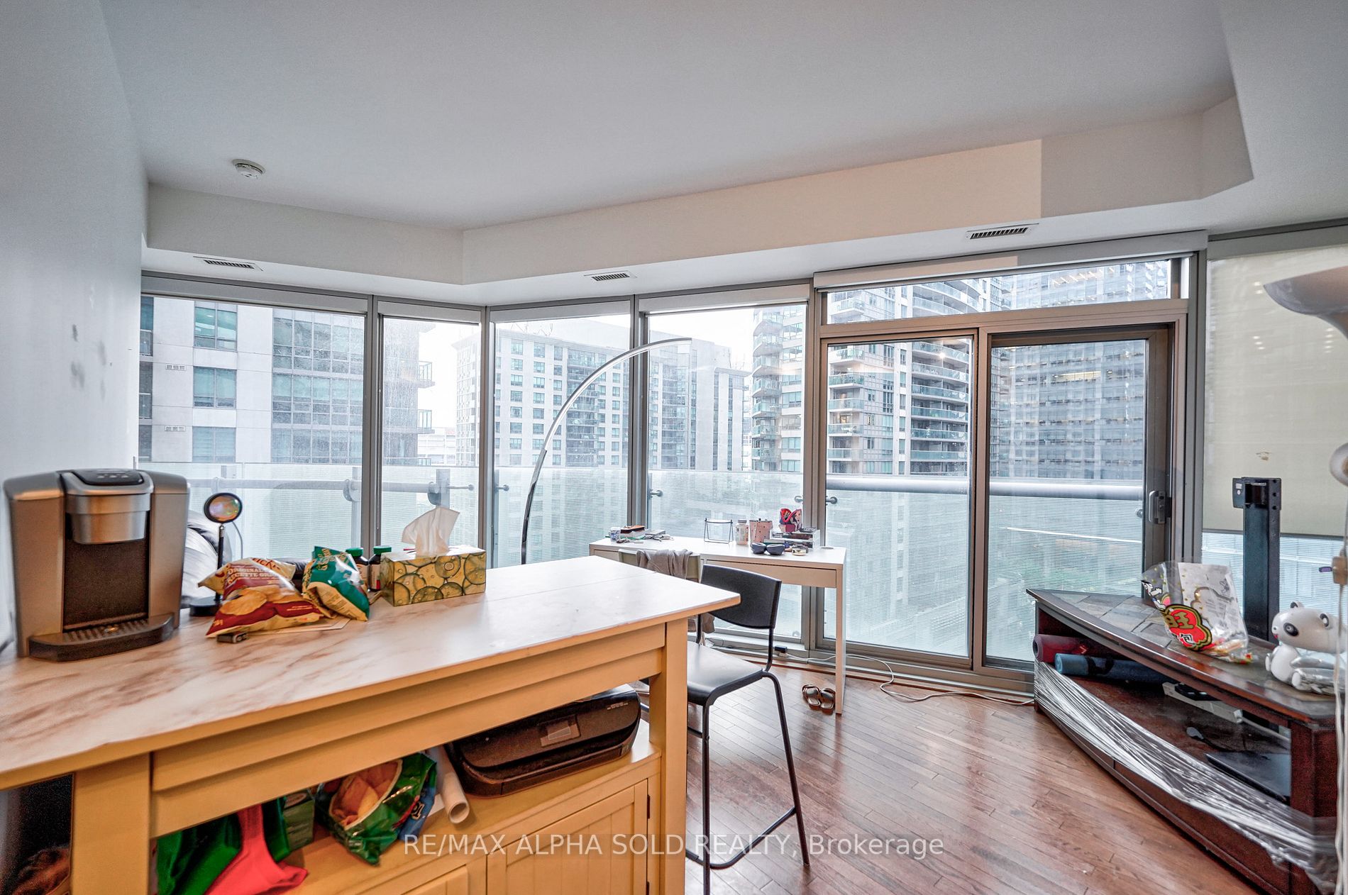 12 York St, #707
