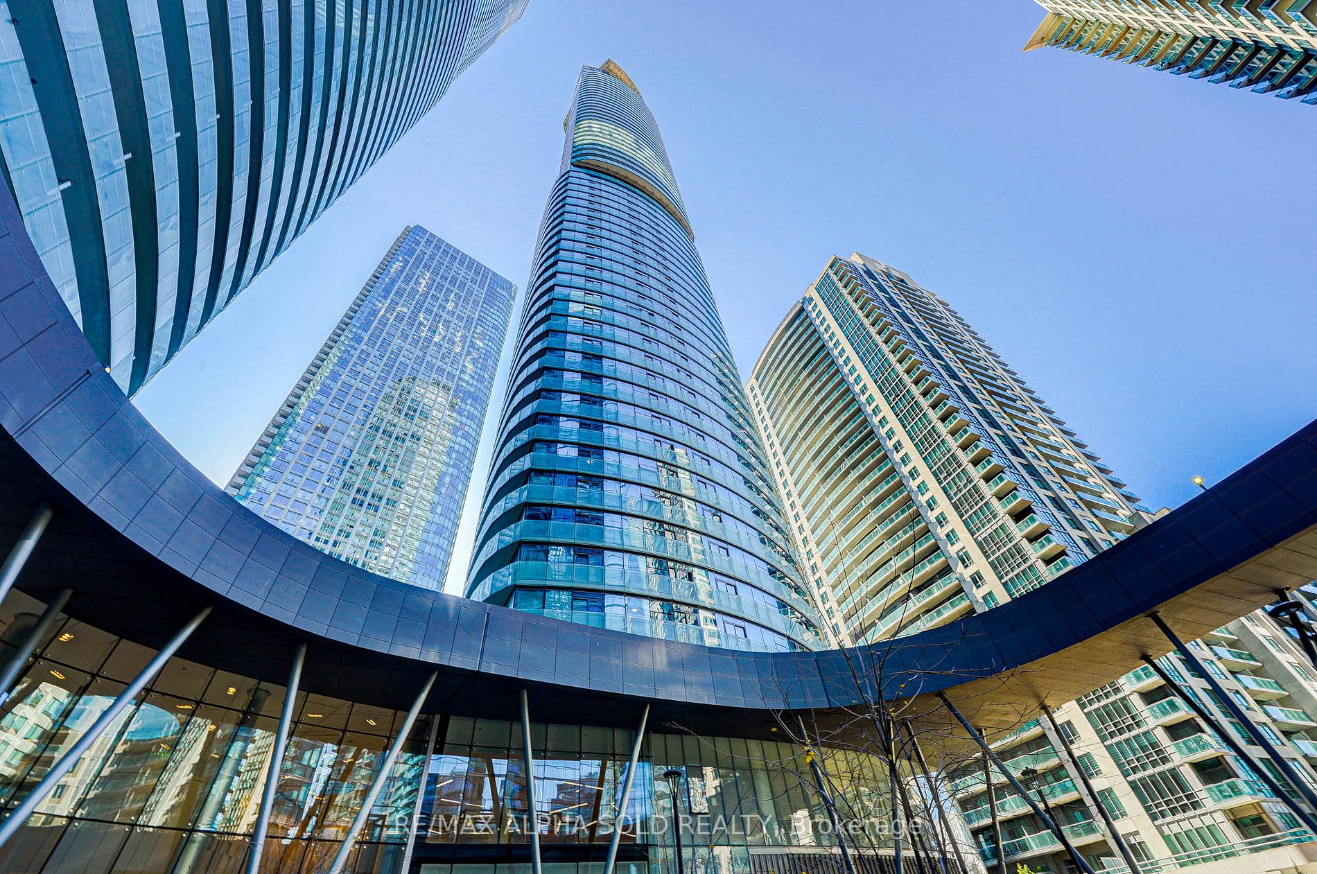 12 York St, #707