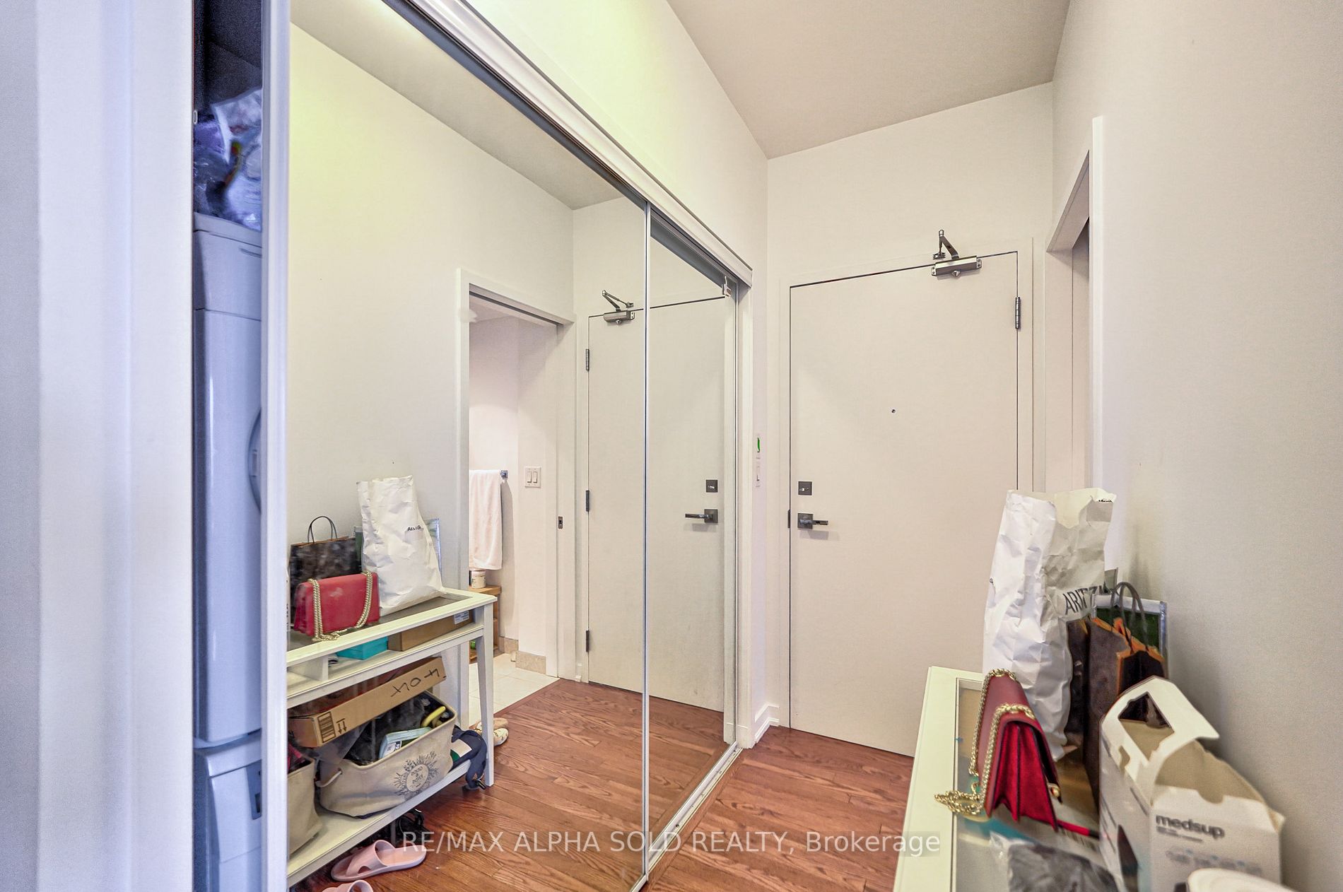 12 York St, #707