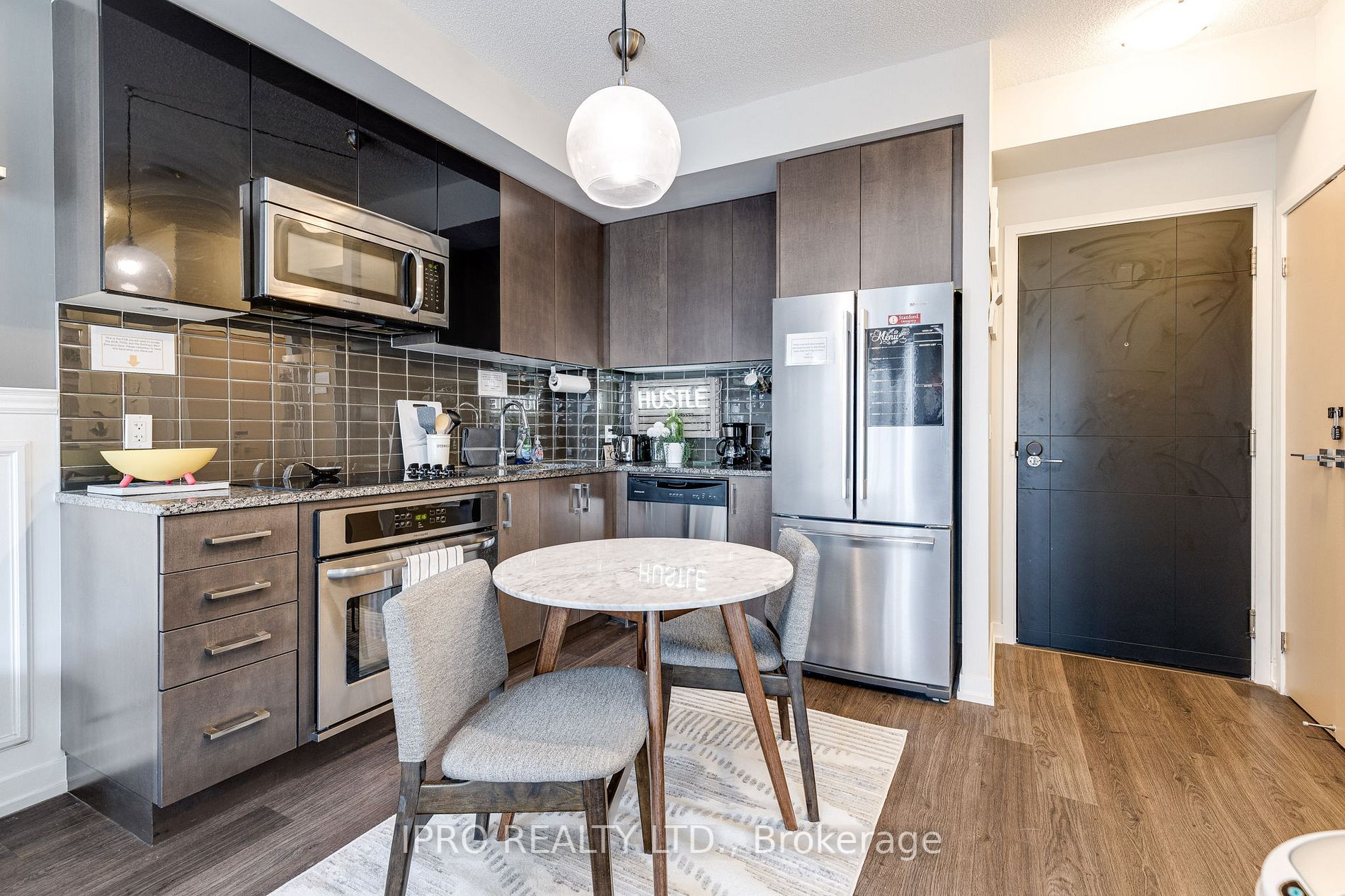 98 Lillian St, #1019