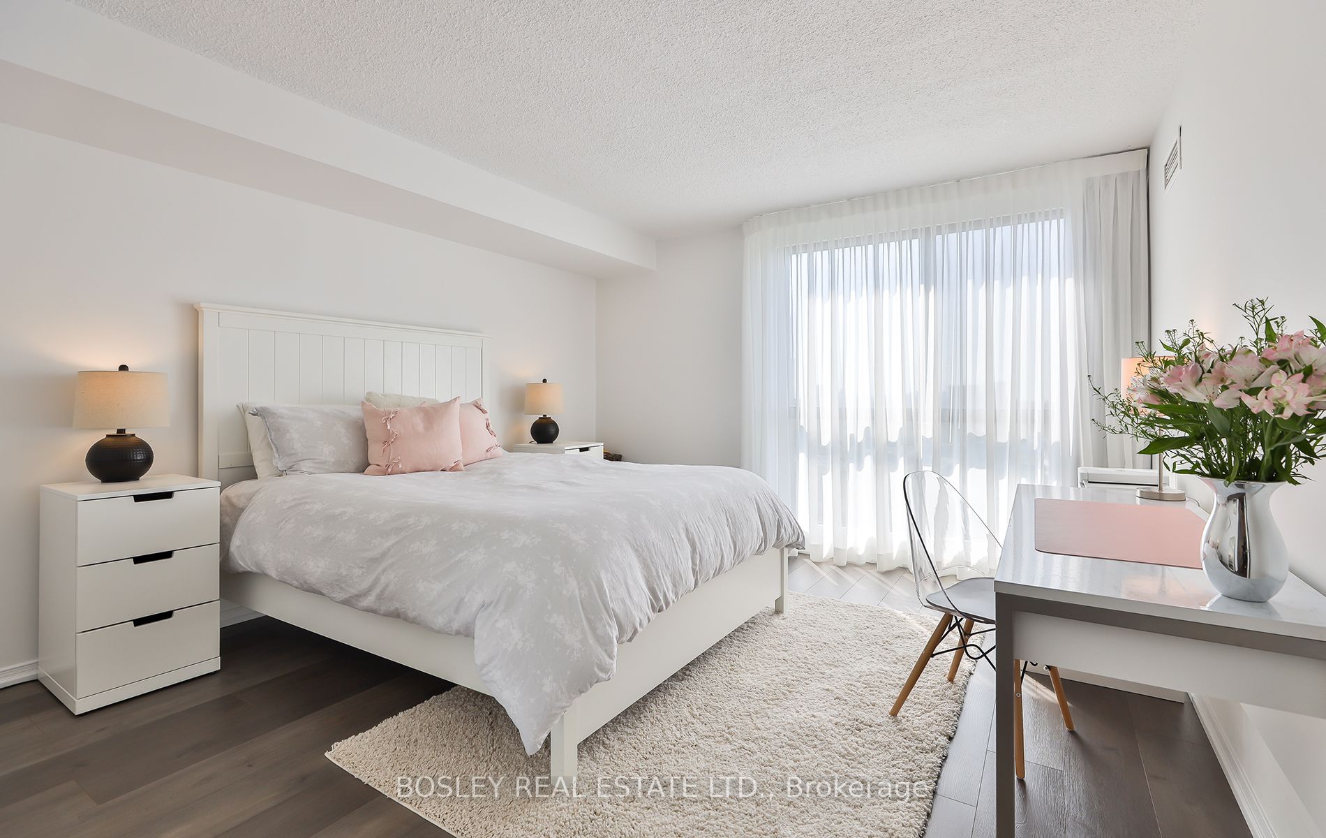 1 Concorde Place, #2302