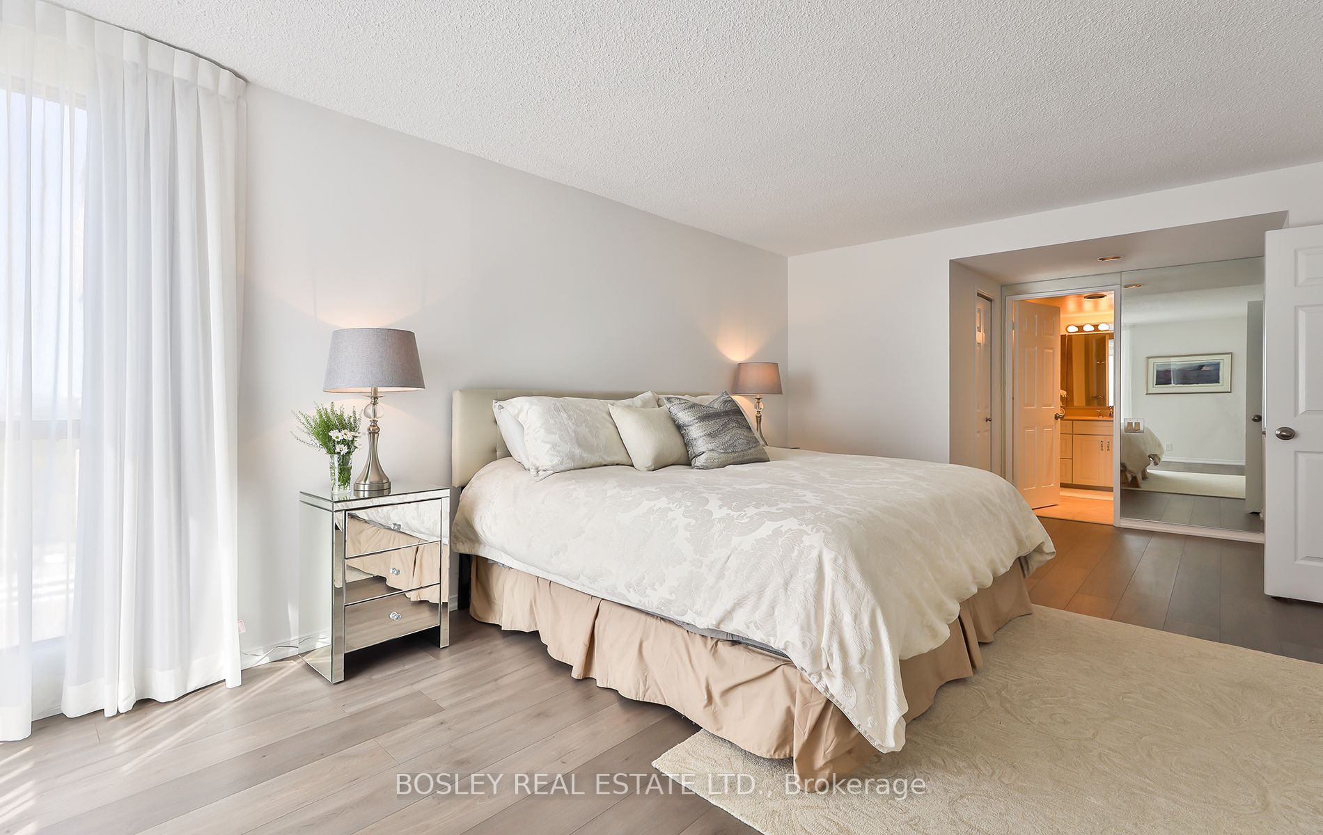 1 Concorde Place, #2302