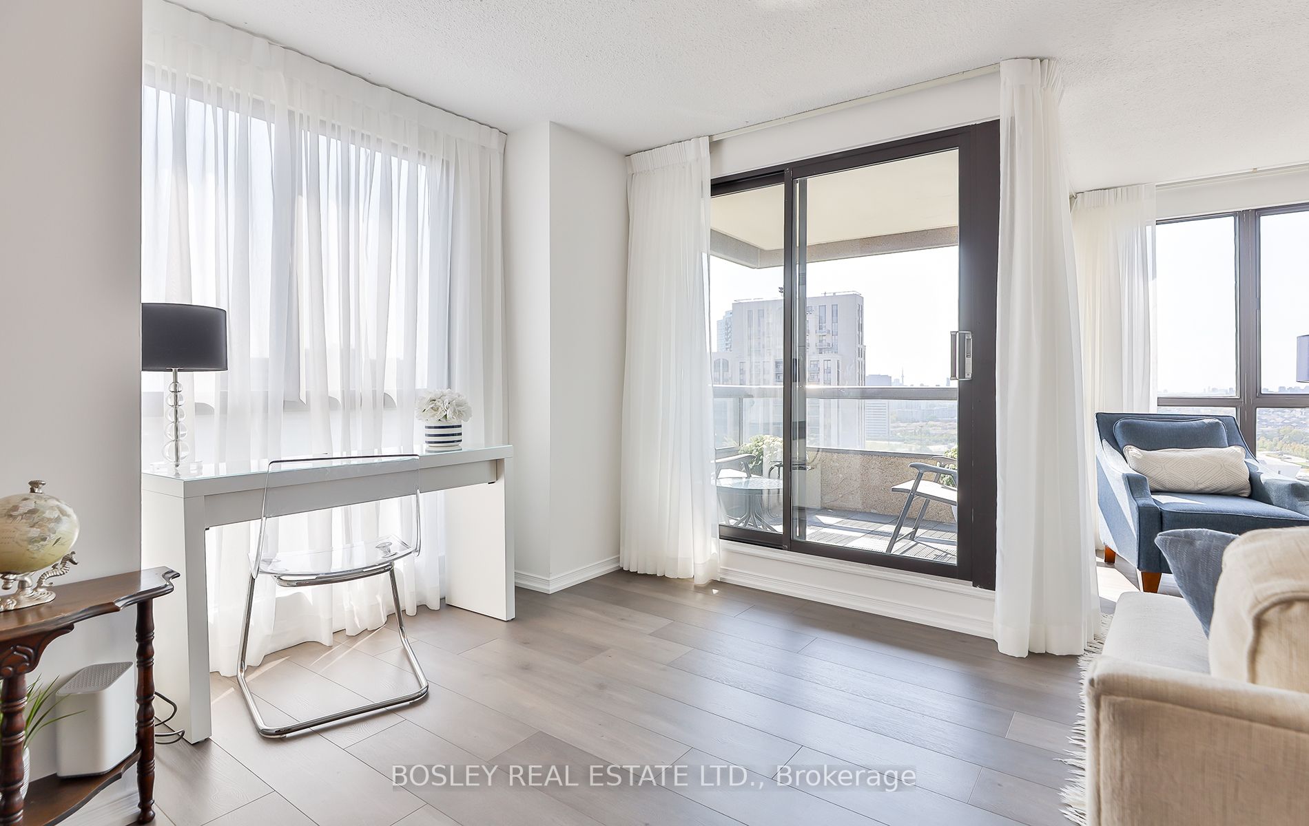 1 Concorde Place, #2302