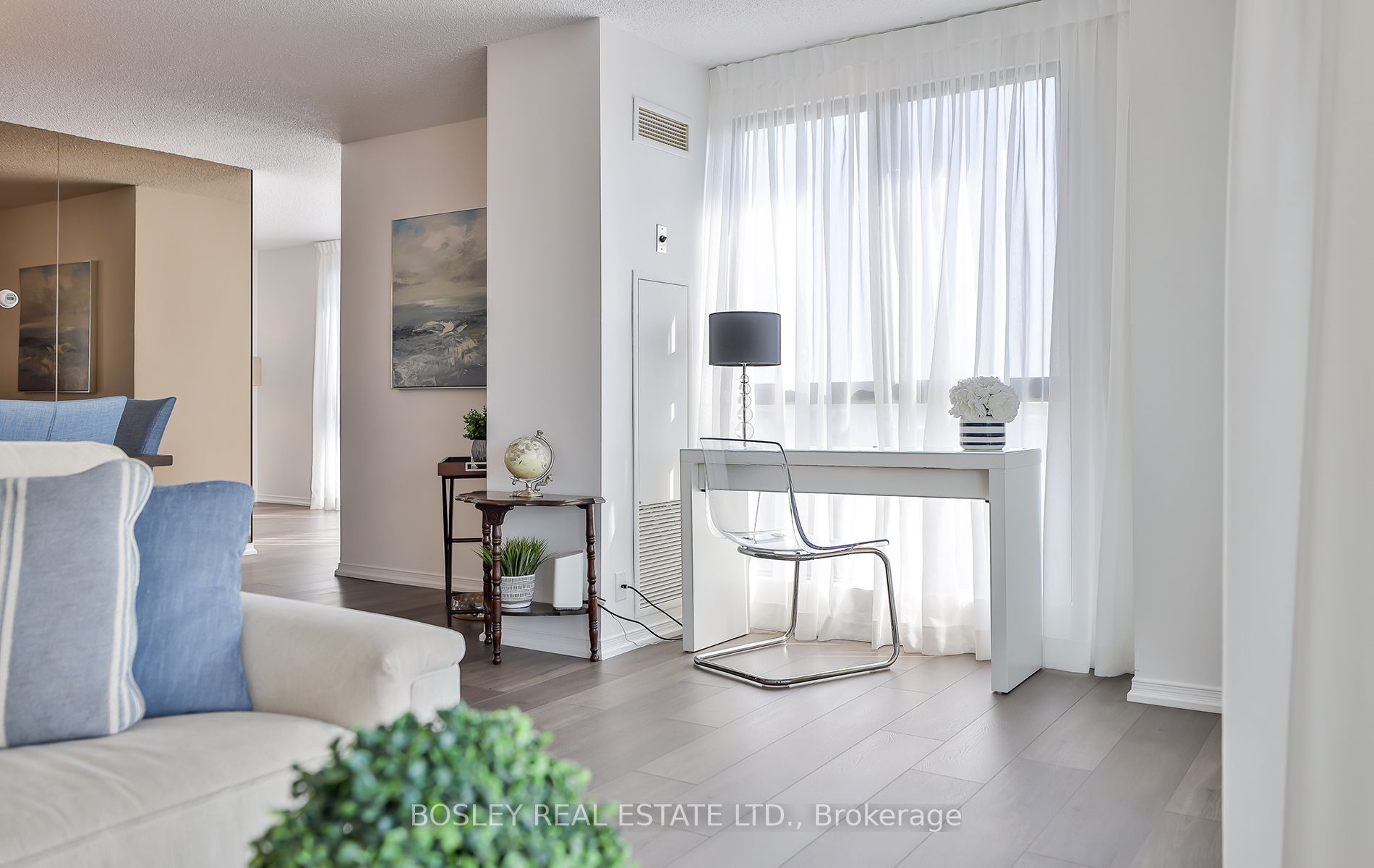 1 Concorde Place, #2302