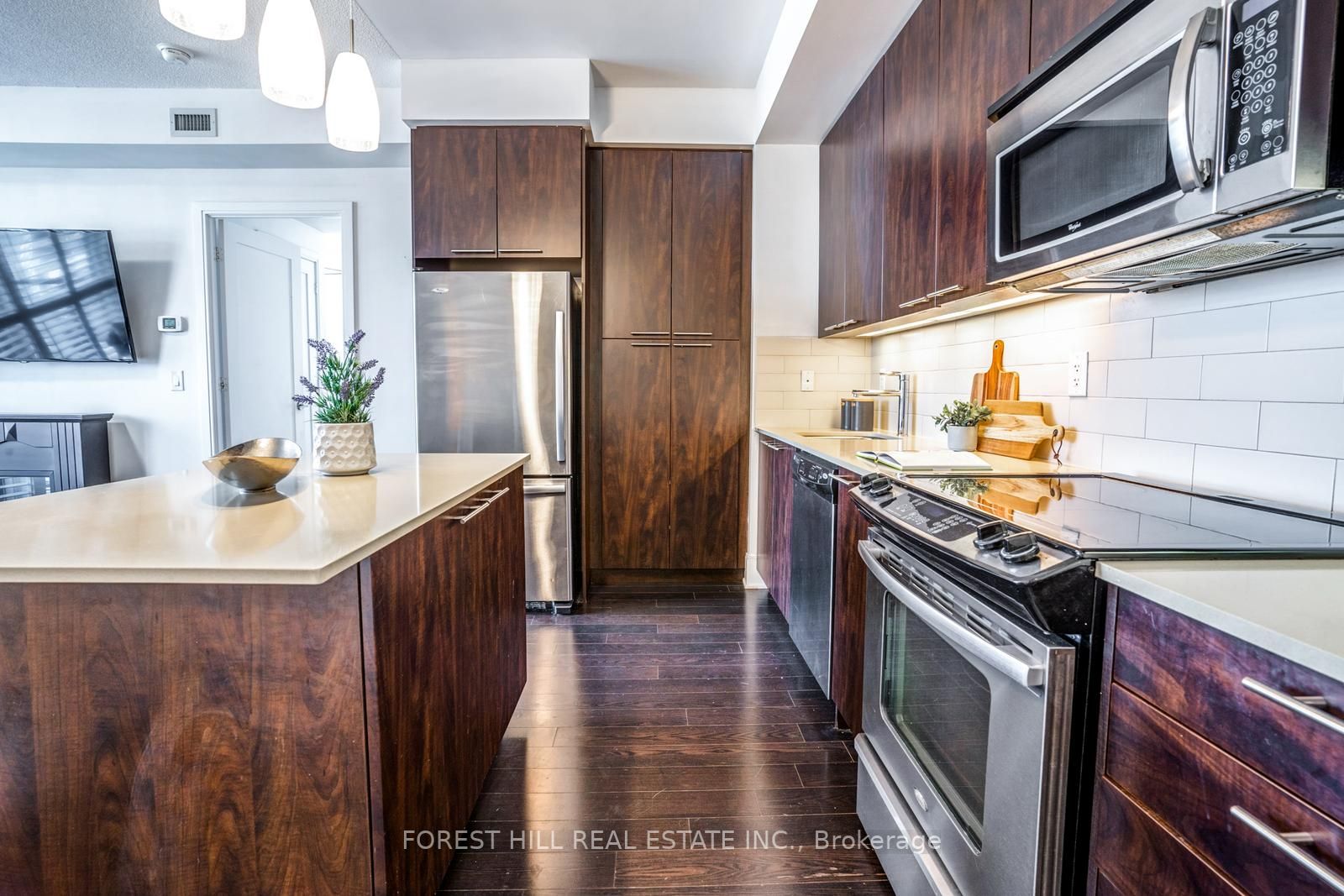 25 Broadway Ave, #1603