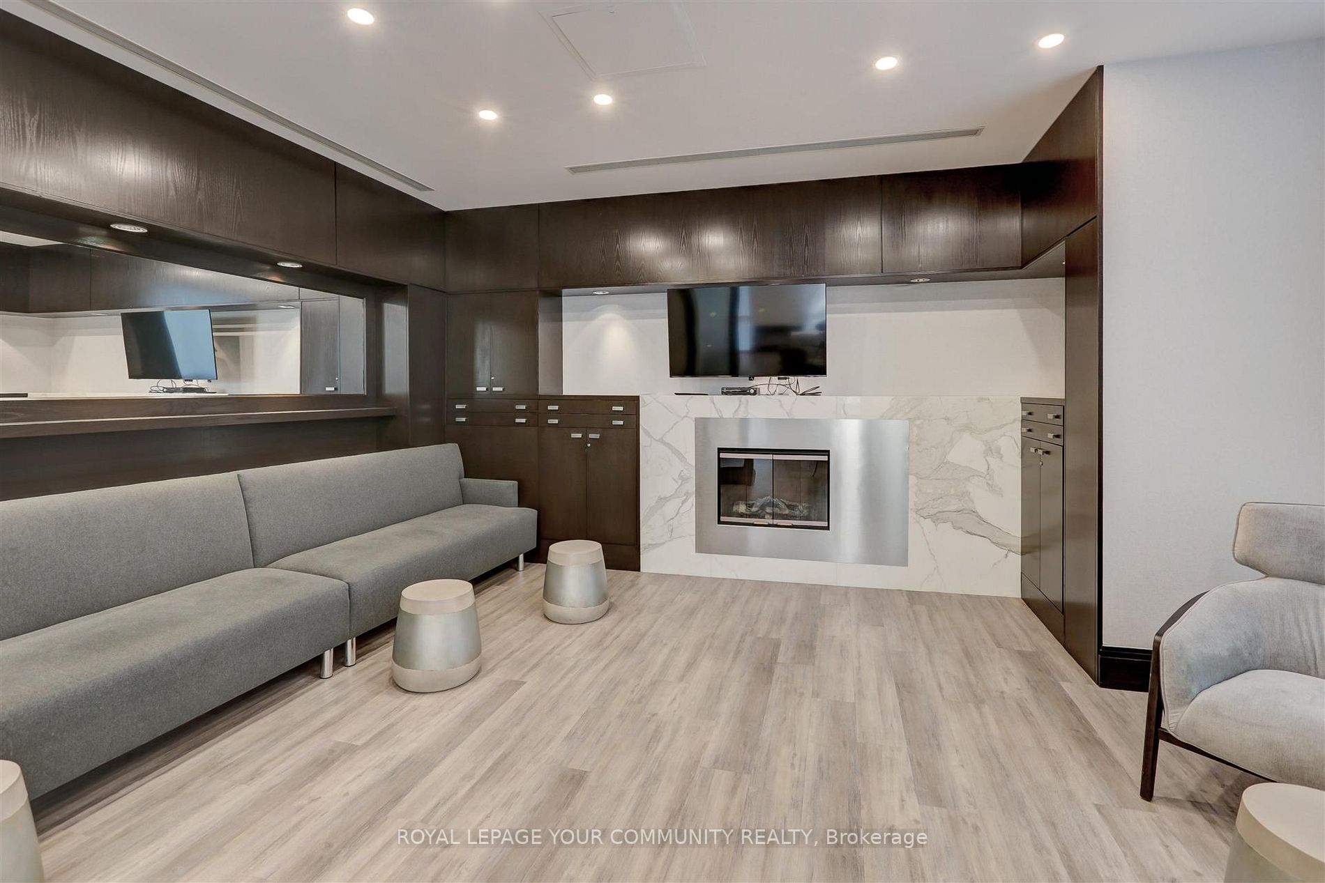 1105 Leslie St, #1102