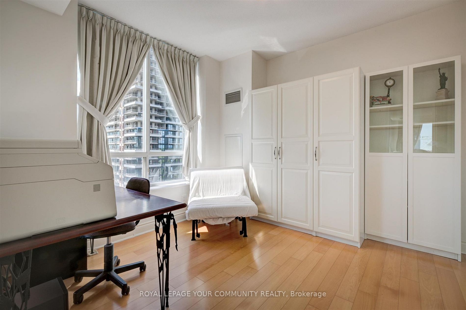 1105 Leslie St, #1102