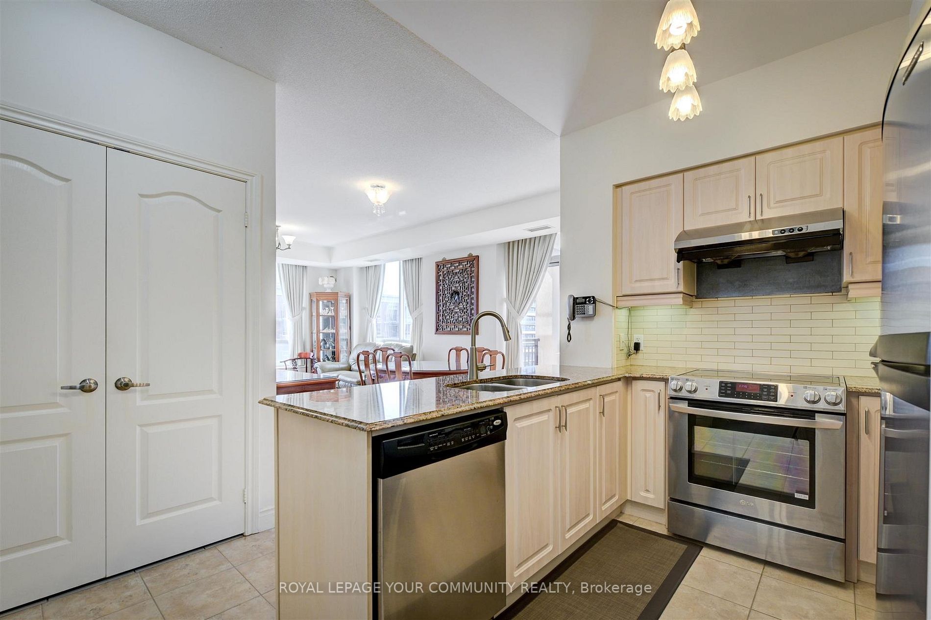 1105 Leslie St, #1102