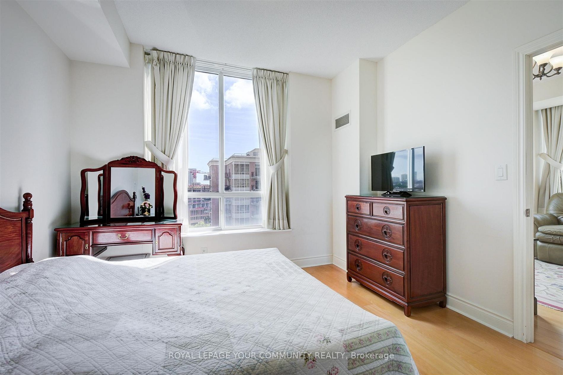 1105 Leslie St, #1102
