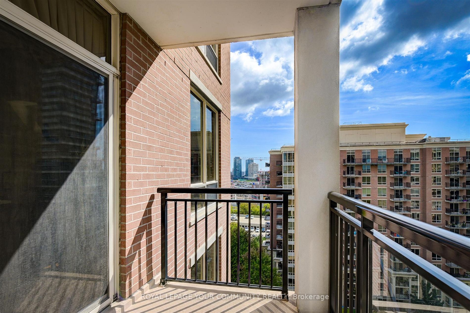 1105 Leslie St, #1102