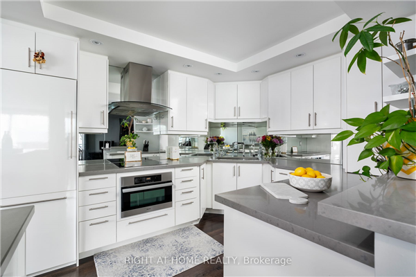 33 Harbour Sq, Toronto