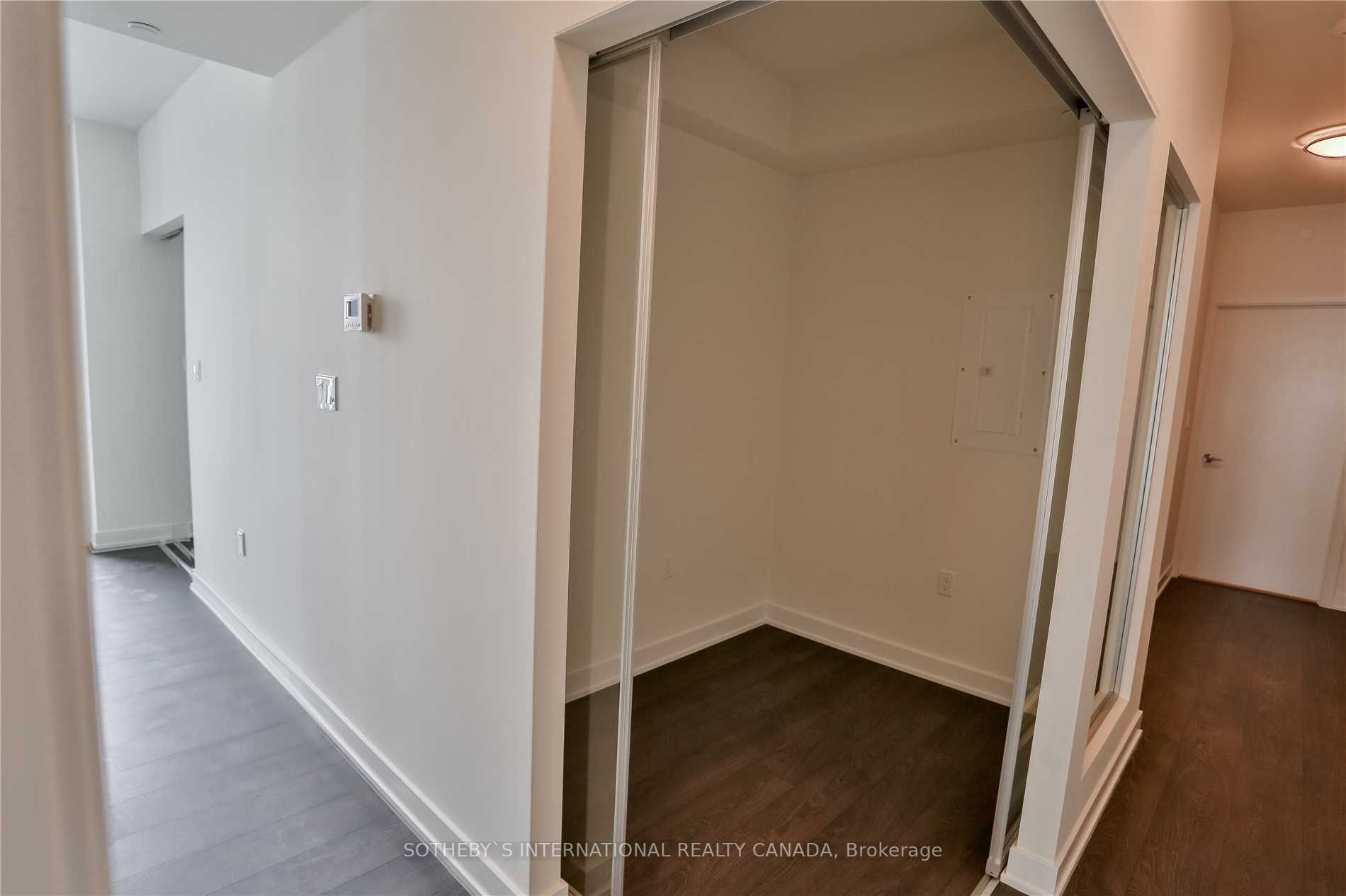 576 Front Street W, #1608E