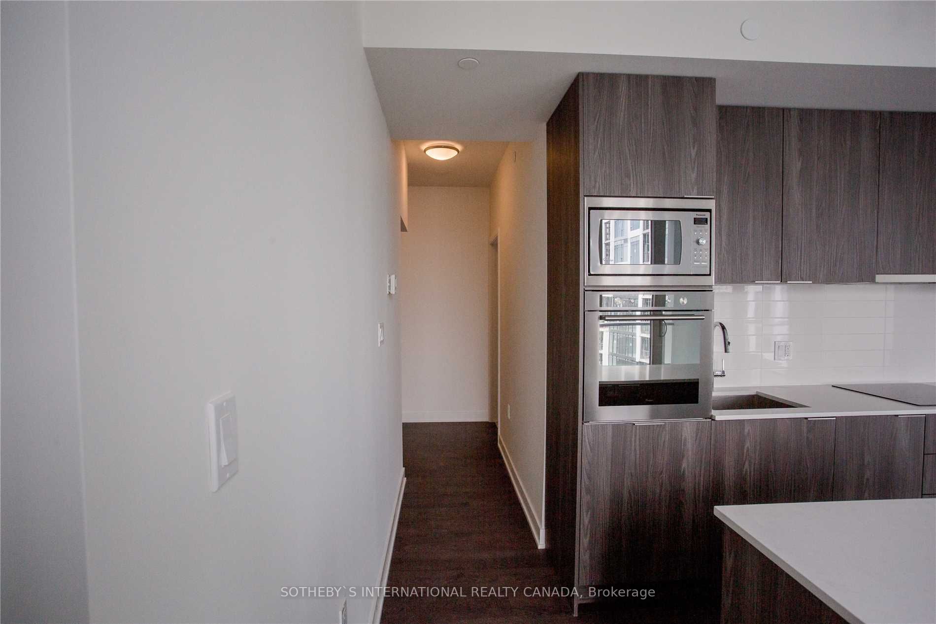 576 Front Street W, #1608E