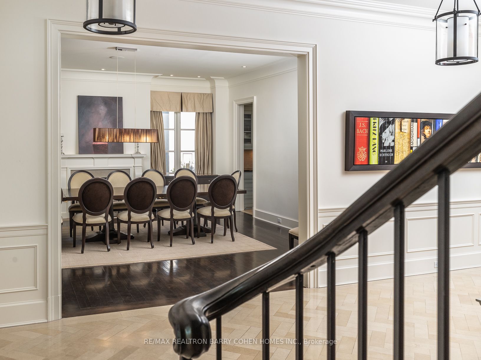 102 Sandringham Dr