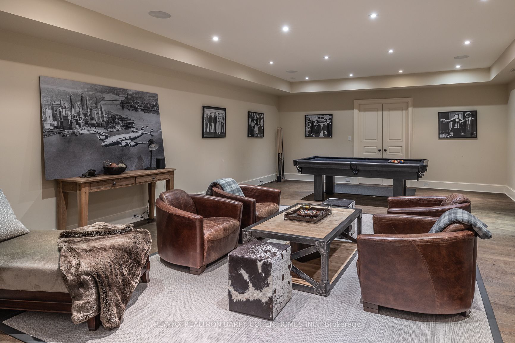 102 Sandringham Dr
