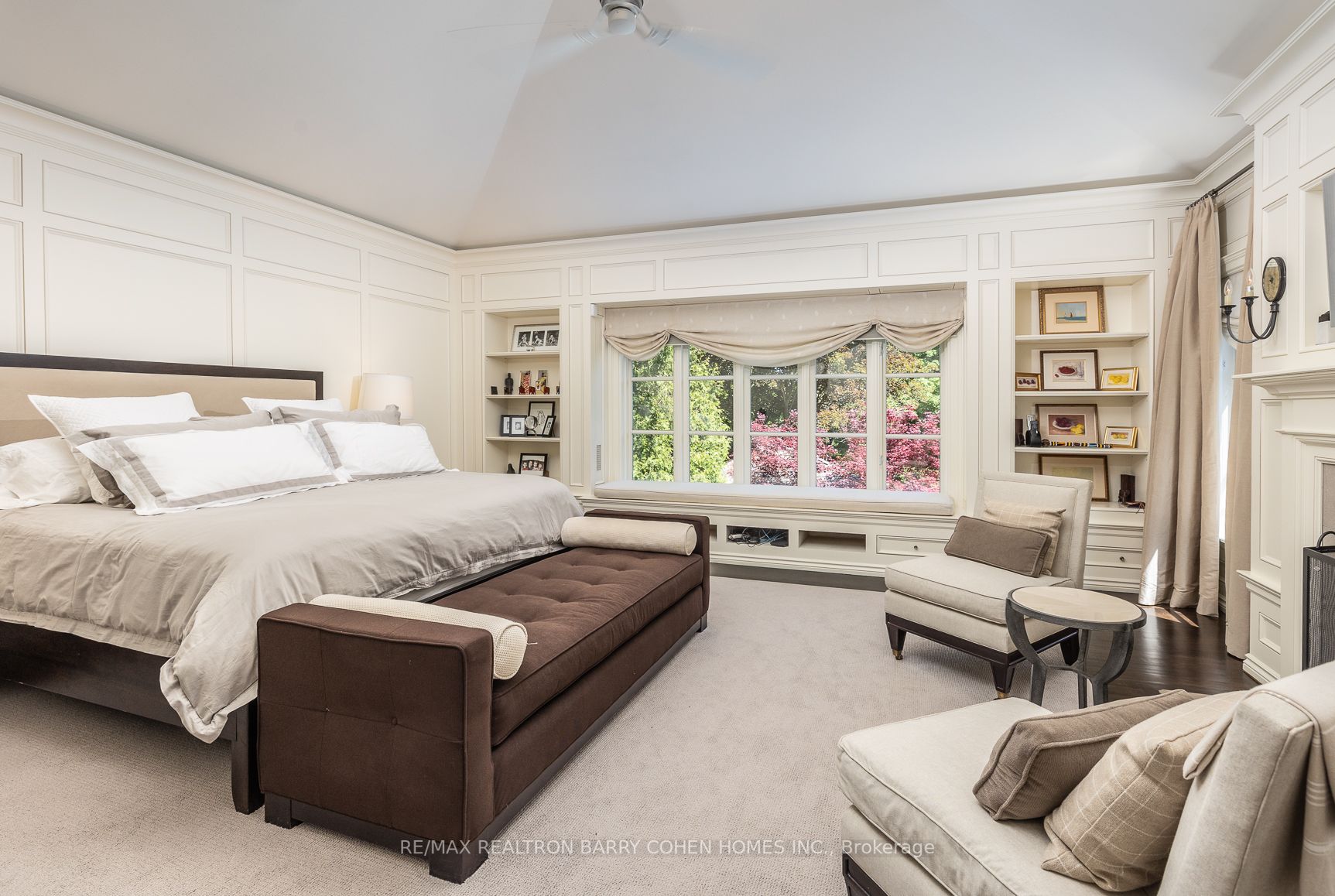 102 Sandringham Dr