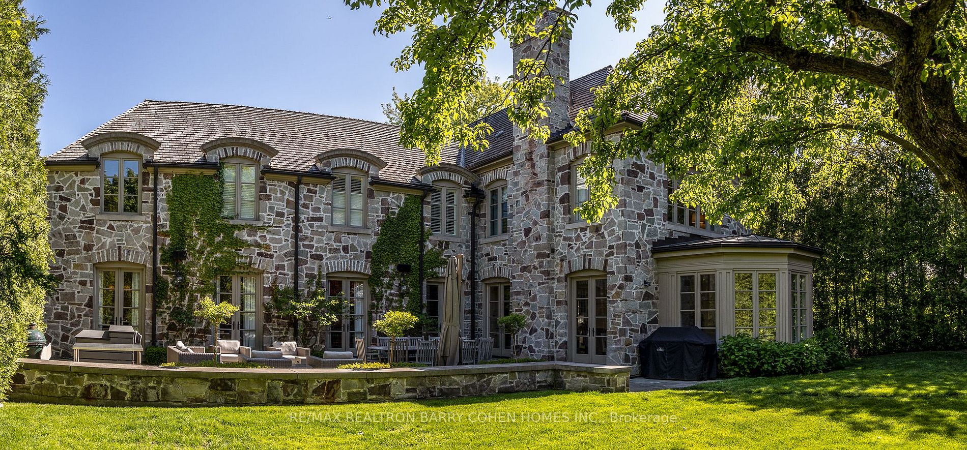 102 Sandringham Dr