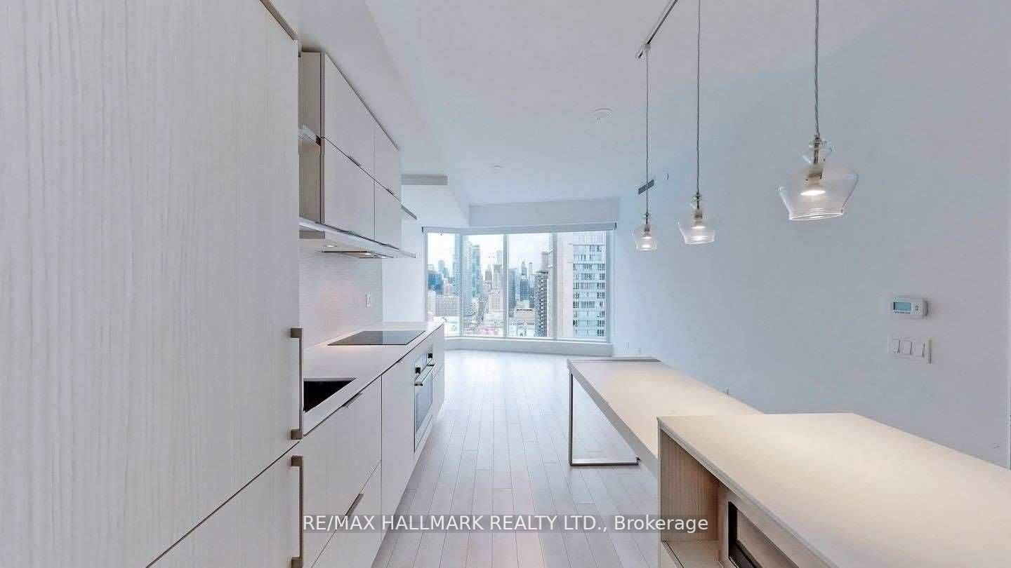 197 Yonge St, #3114