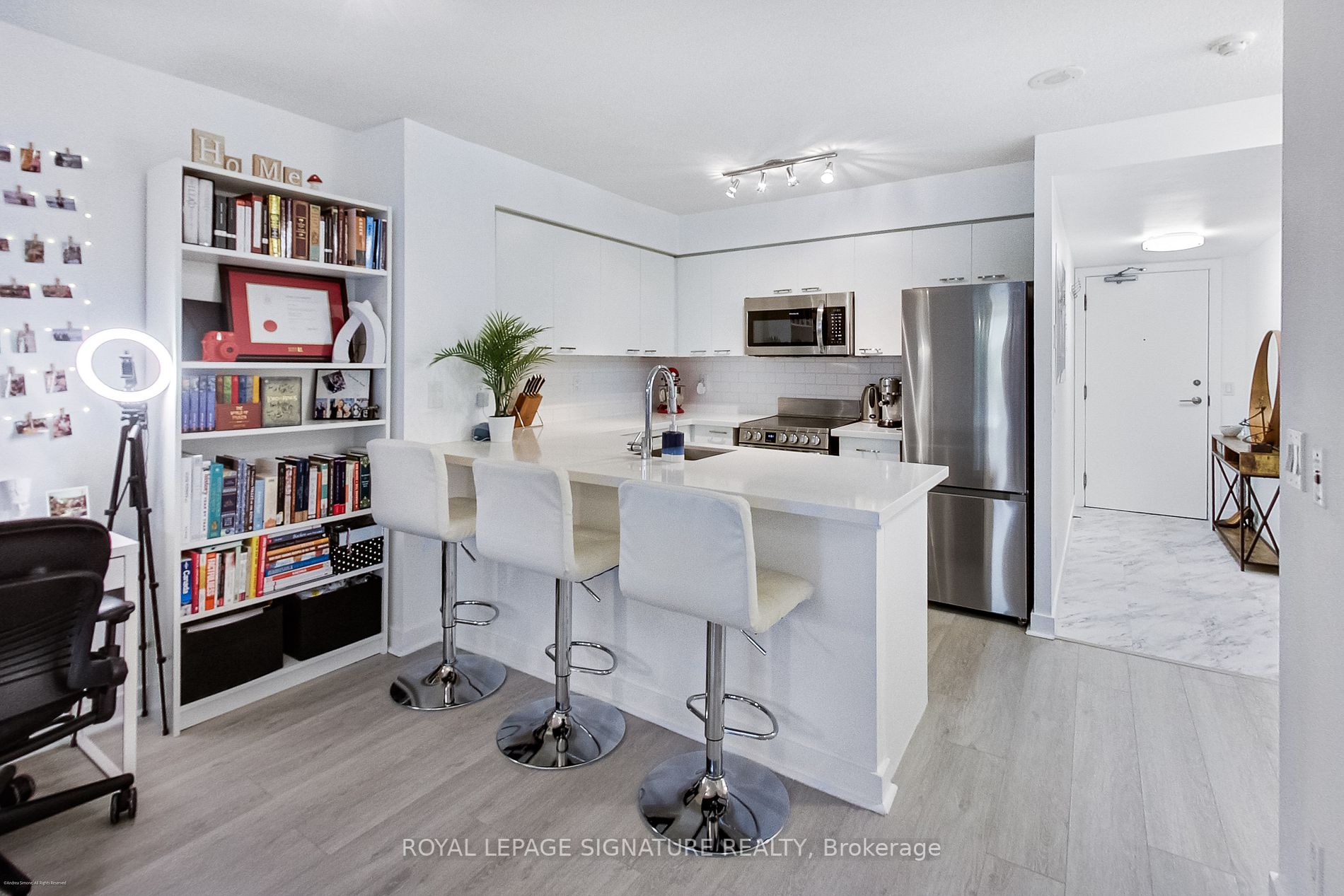 50 Lynn Williams St, #219