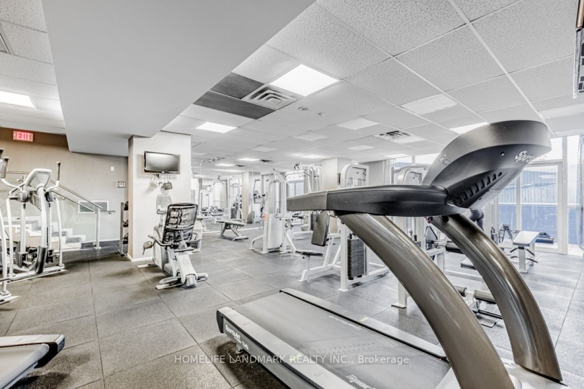320 Richmond St E, #317