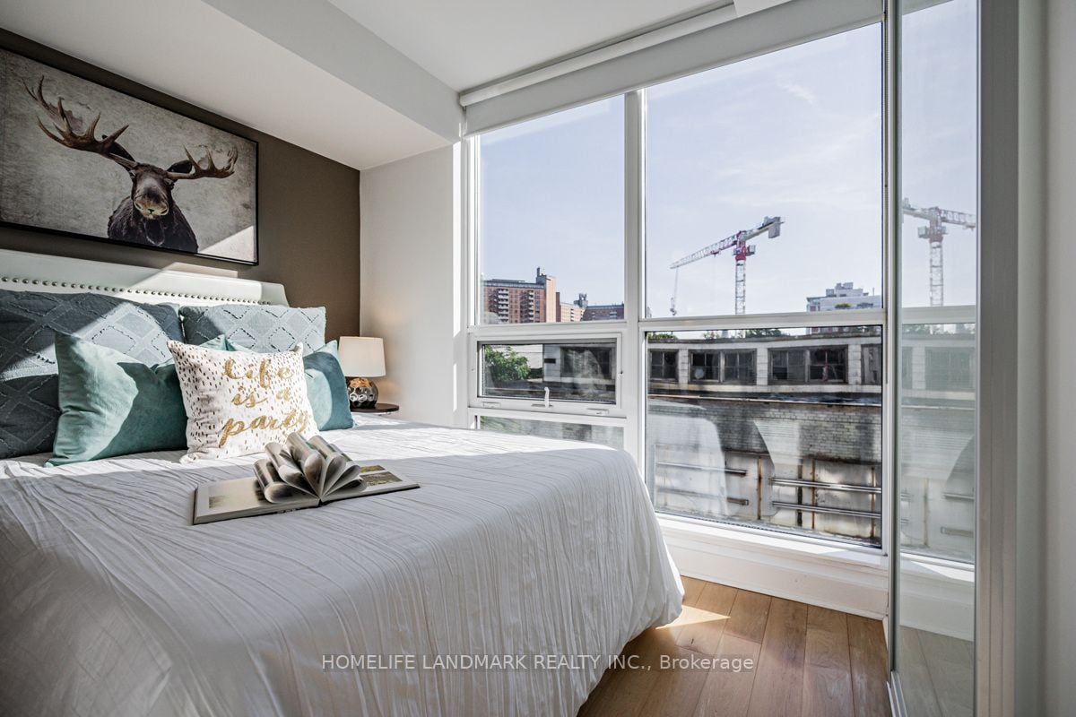 320 Richmond St E, #317