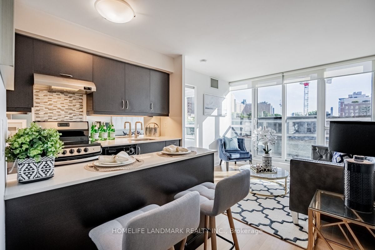 320 Richmond St E, #317