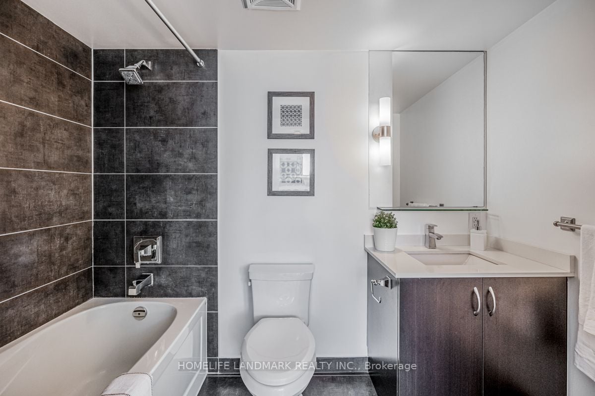 320 Richmond St E, #317