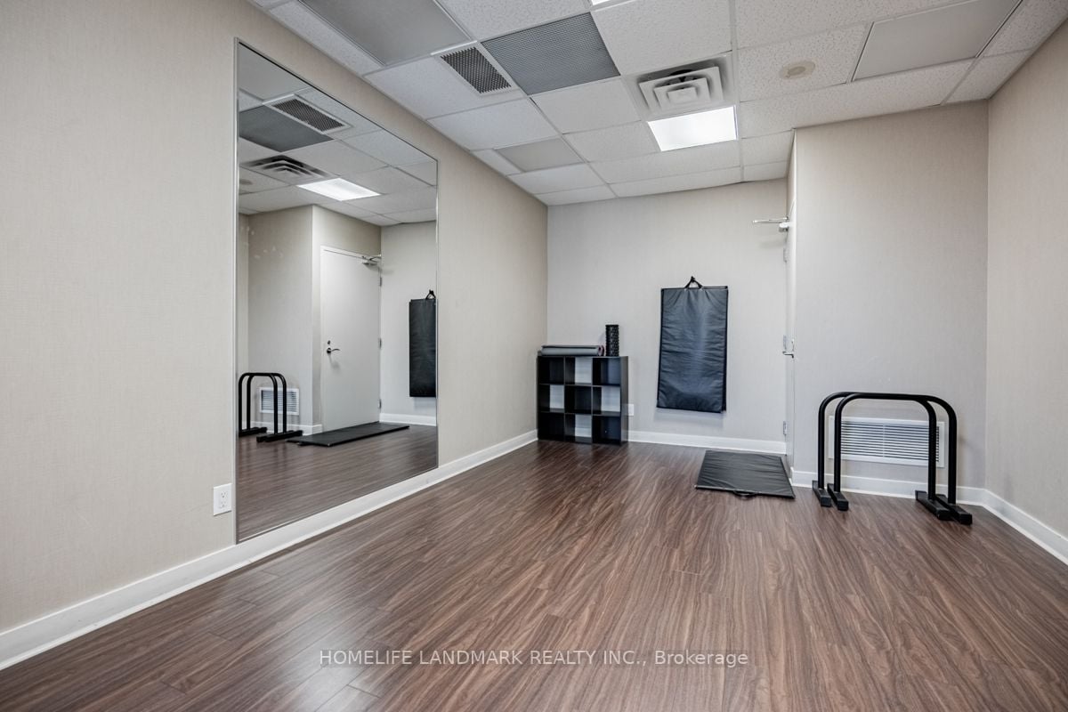 320 Richmond St E, #317