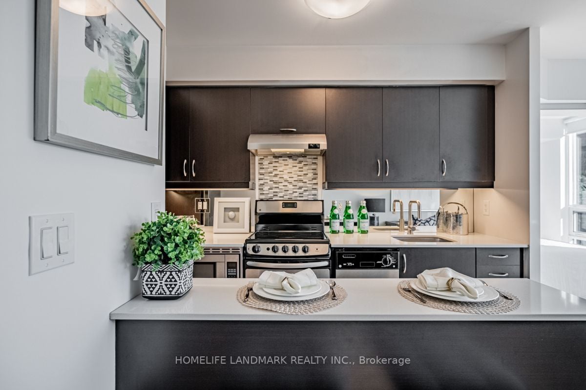 320 Richmond St E, #317