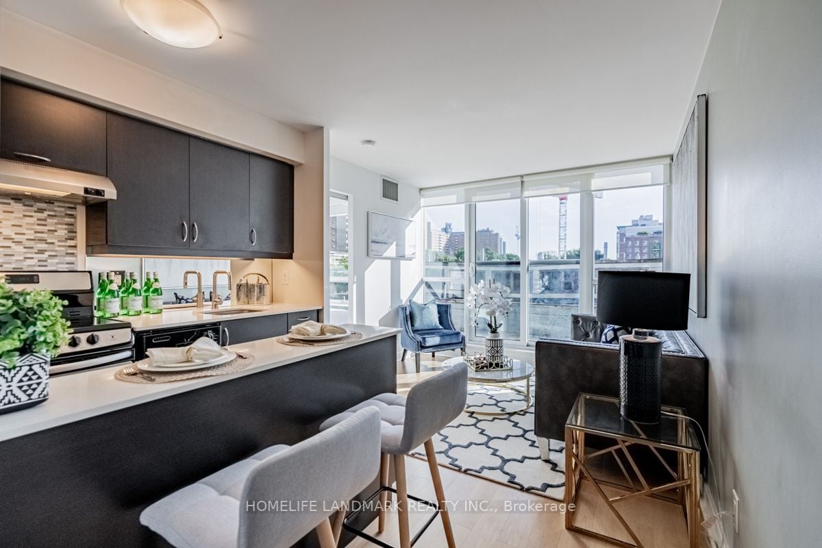 320 Richmond St E, #317
