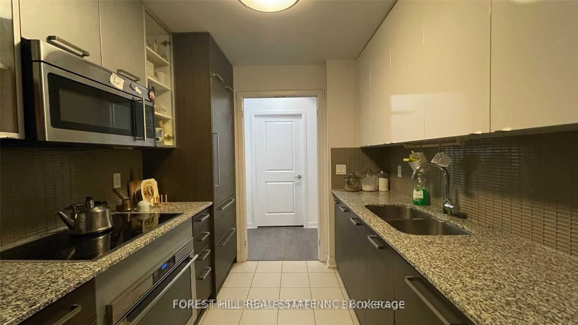 5168 Yonge St, #Ph206