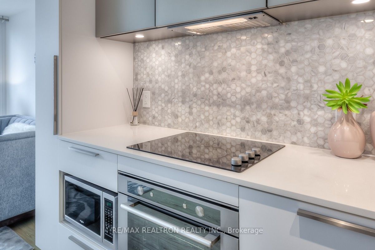 85 Wood Street, #2605