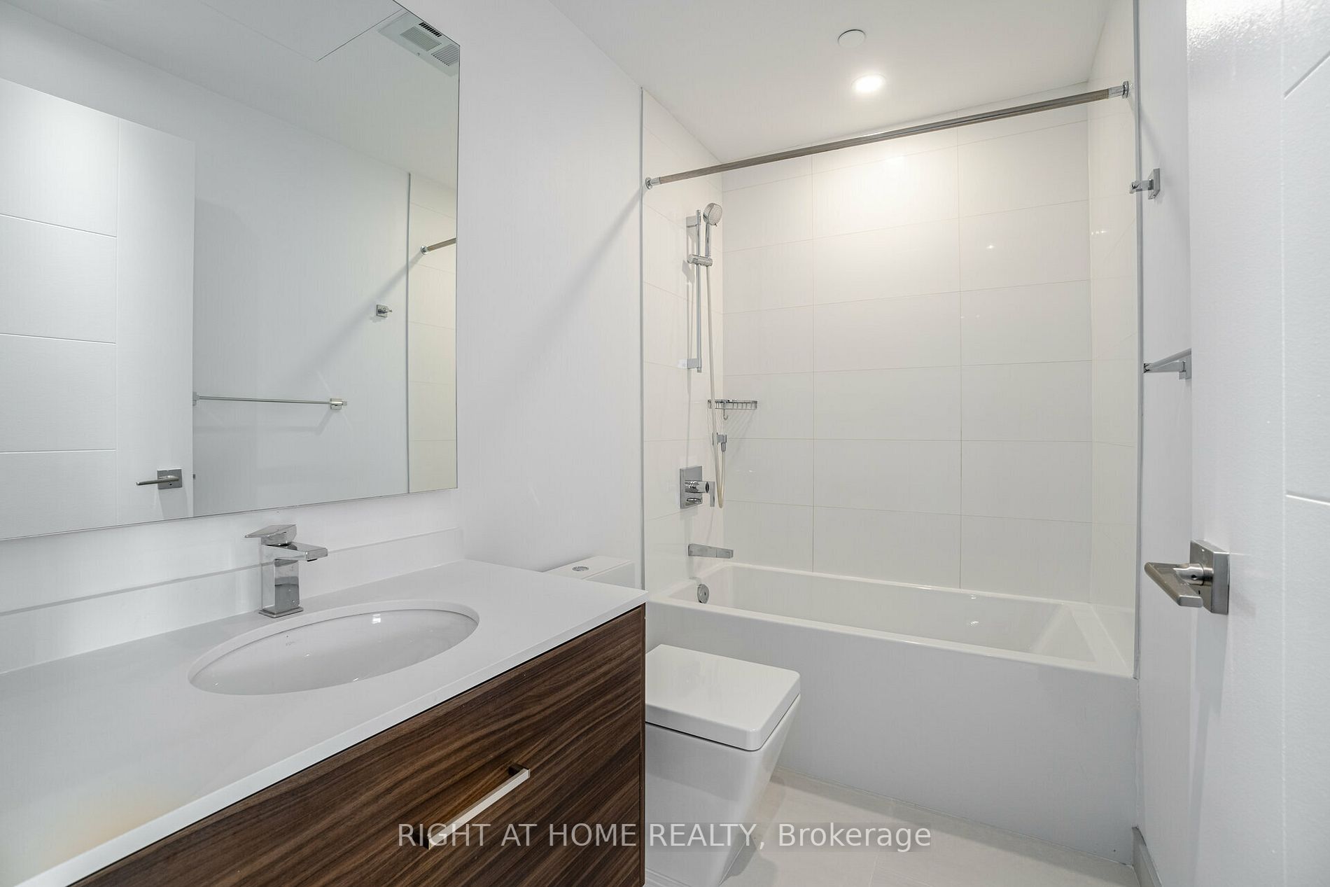 488 University Ave, #2507