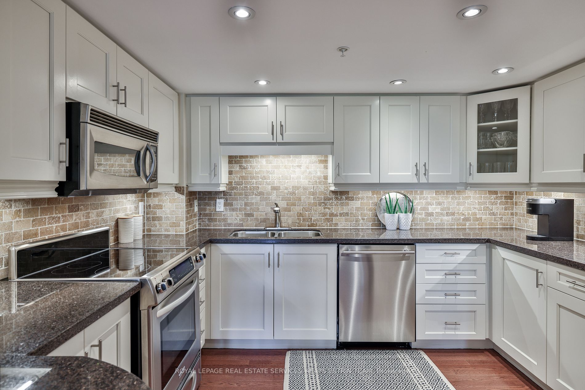 12 Rean Dr, #511